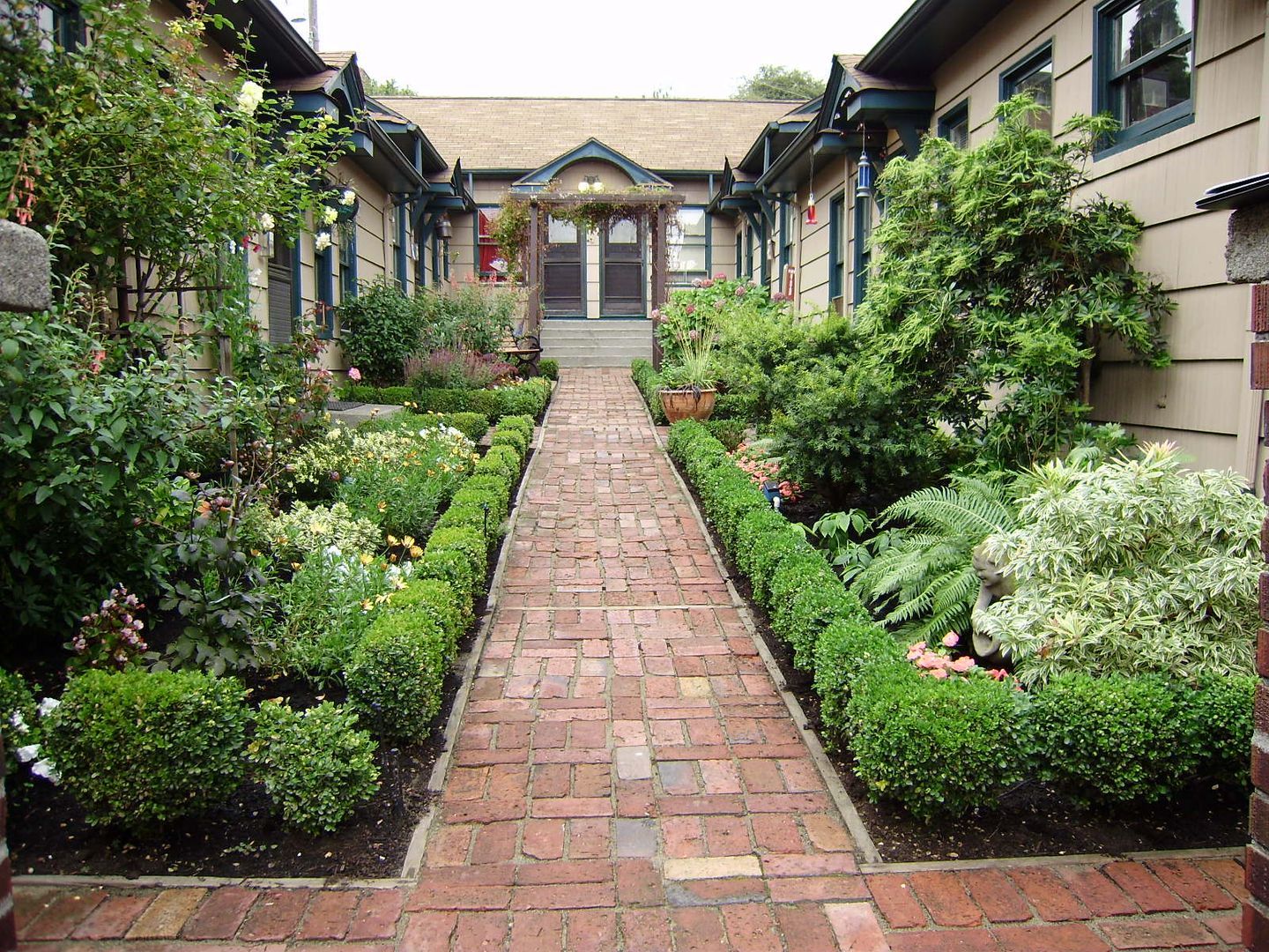 Seattle Apartment: 406 Summit E