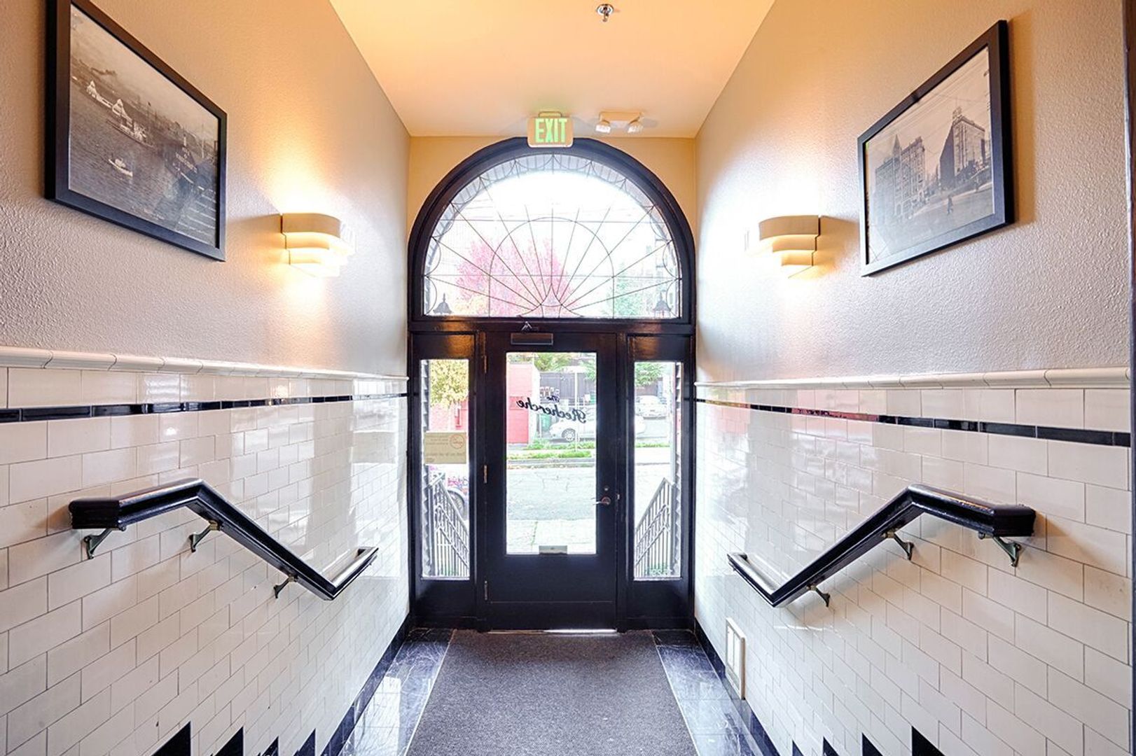 Seattle Apartment: 1529 Boylston Ave