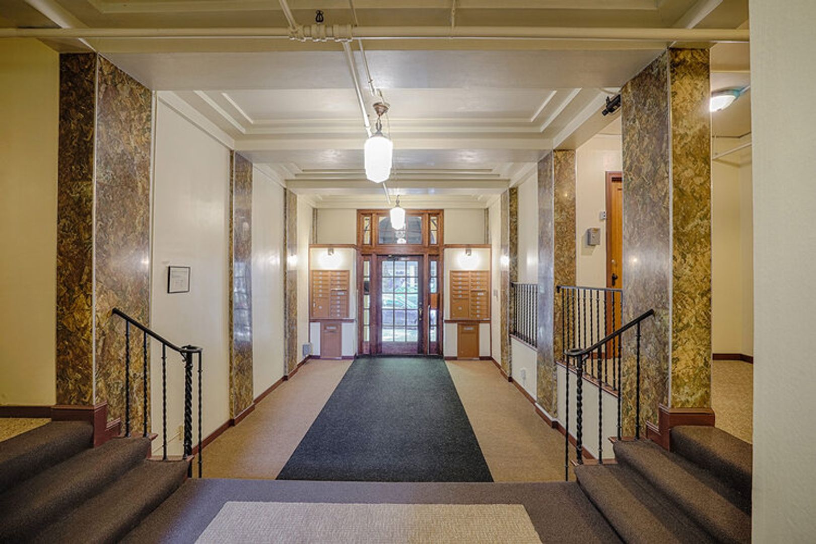 Seattle Apartment: 26 Harrison St