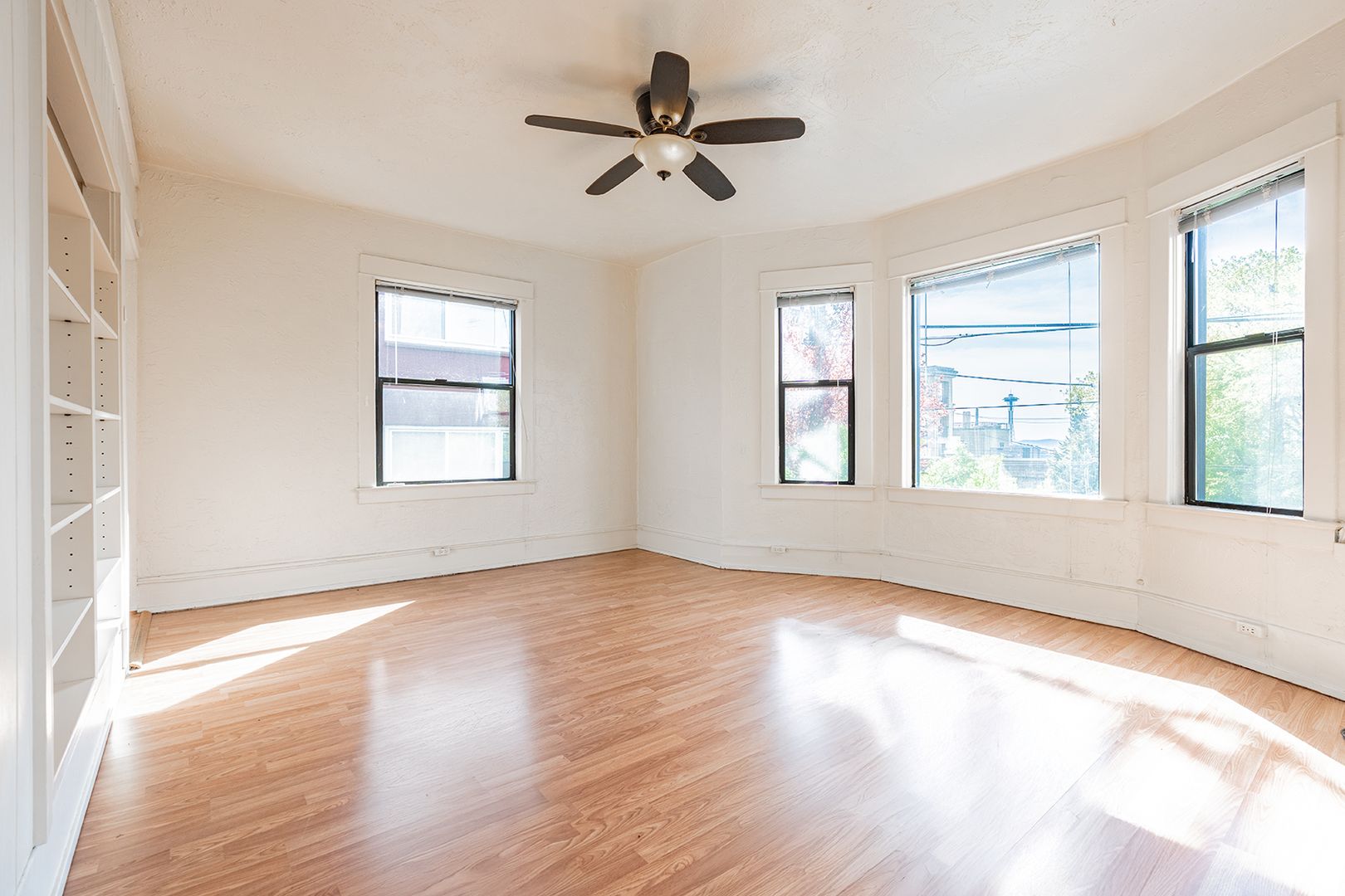 Seattle Apartment: 768 Bellevue Ave E