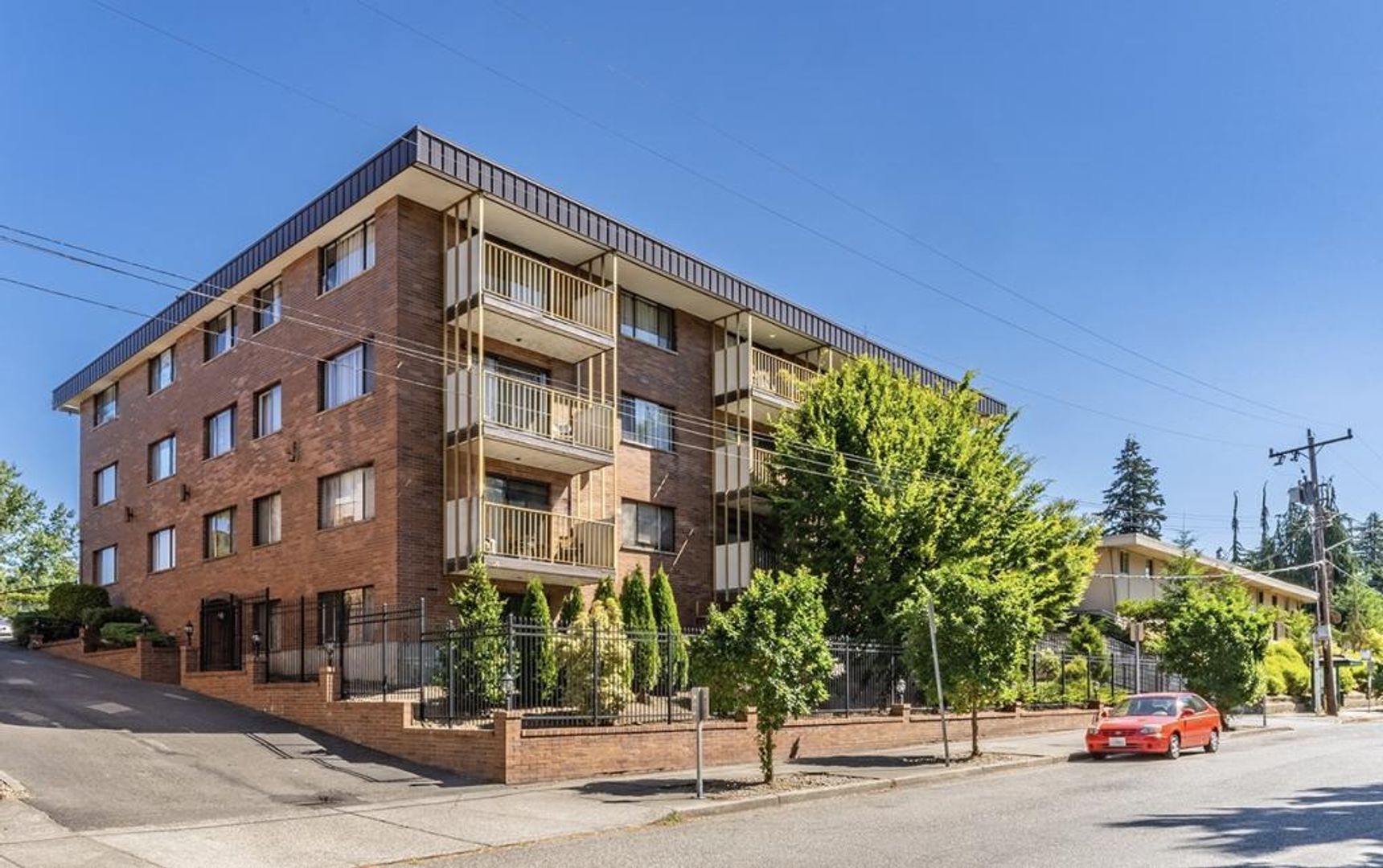 Seattle Apartment: 1526 NE 143rd Street