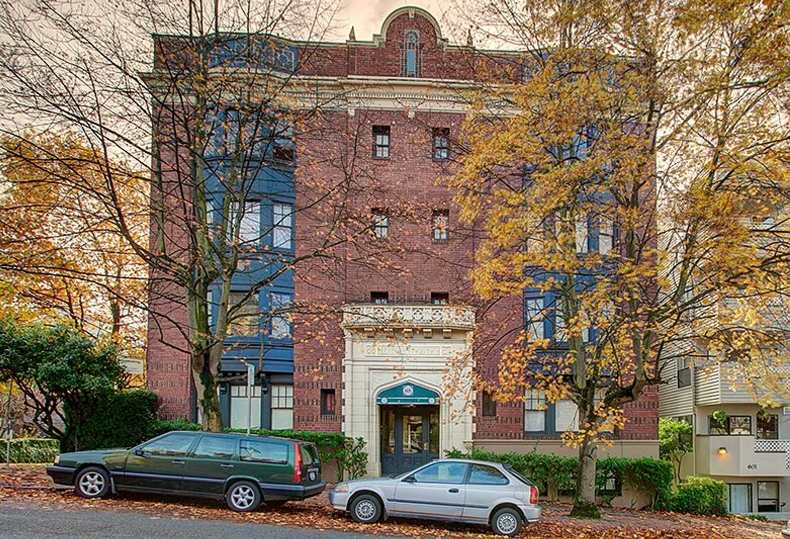 Seattle Apartment: 605 E Denny Way