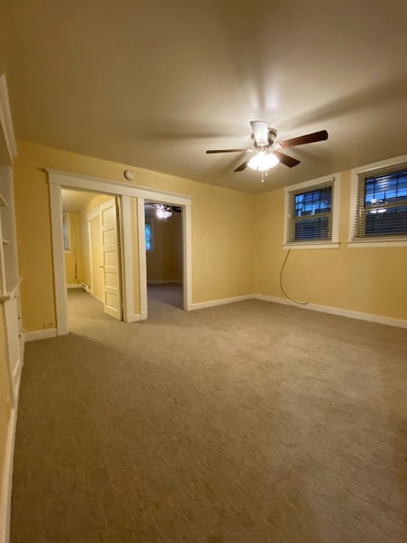 Seattle Apartment: 721 17th Ave