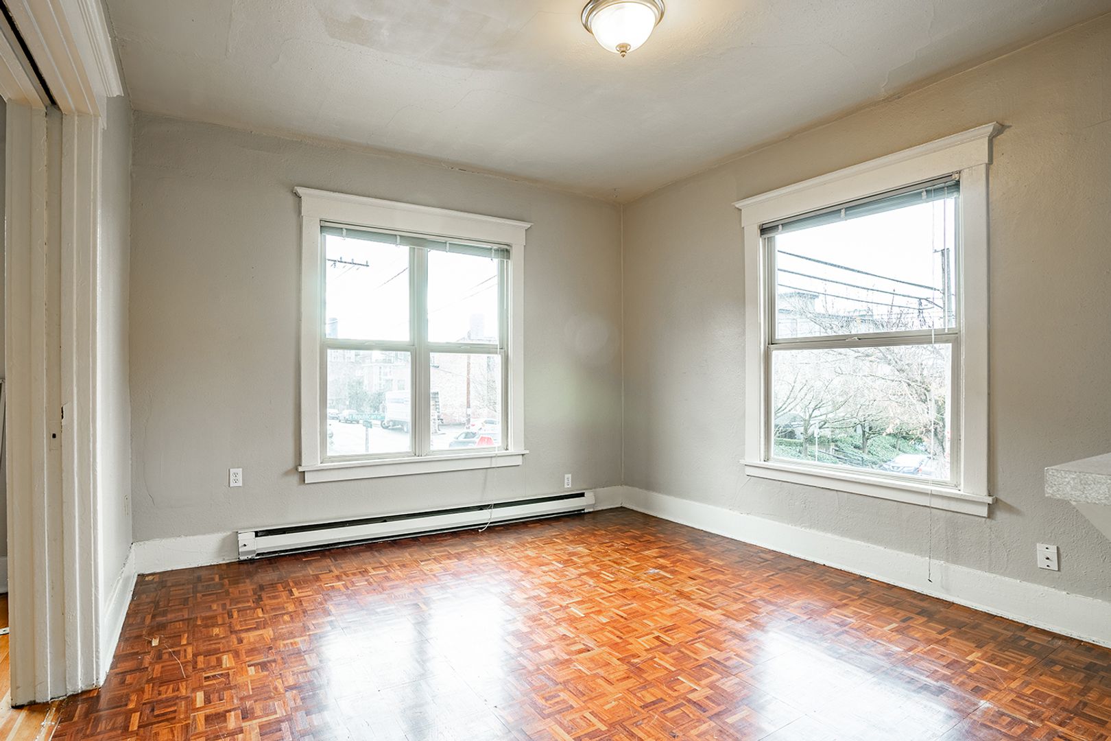 Seattle Apartment: 504 E Republican St