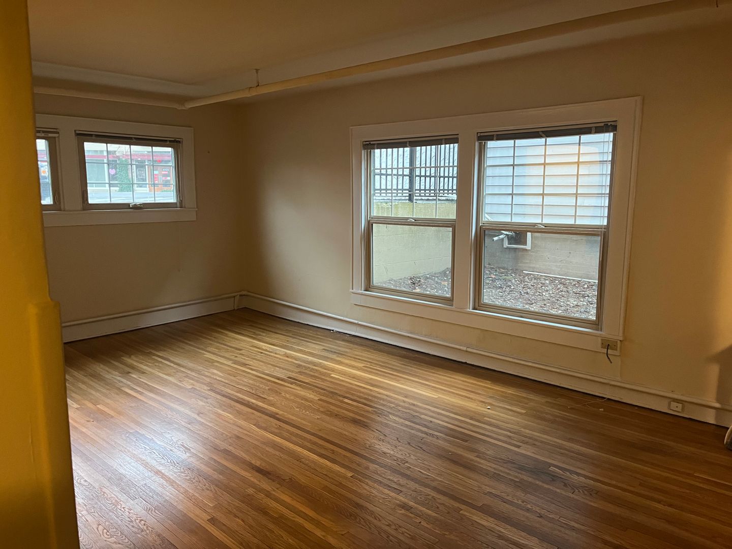 Seattle Apartment: 1809 41st Ave E