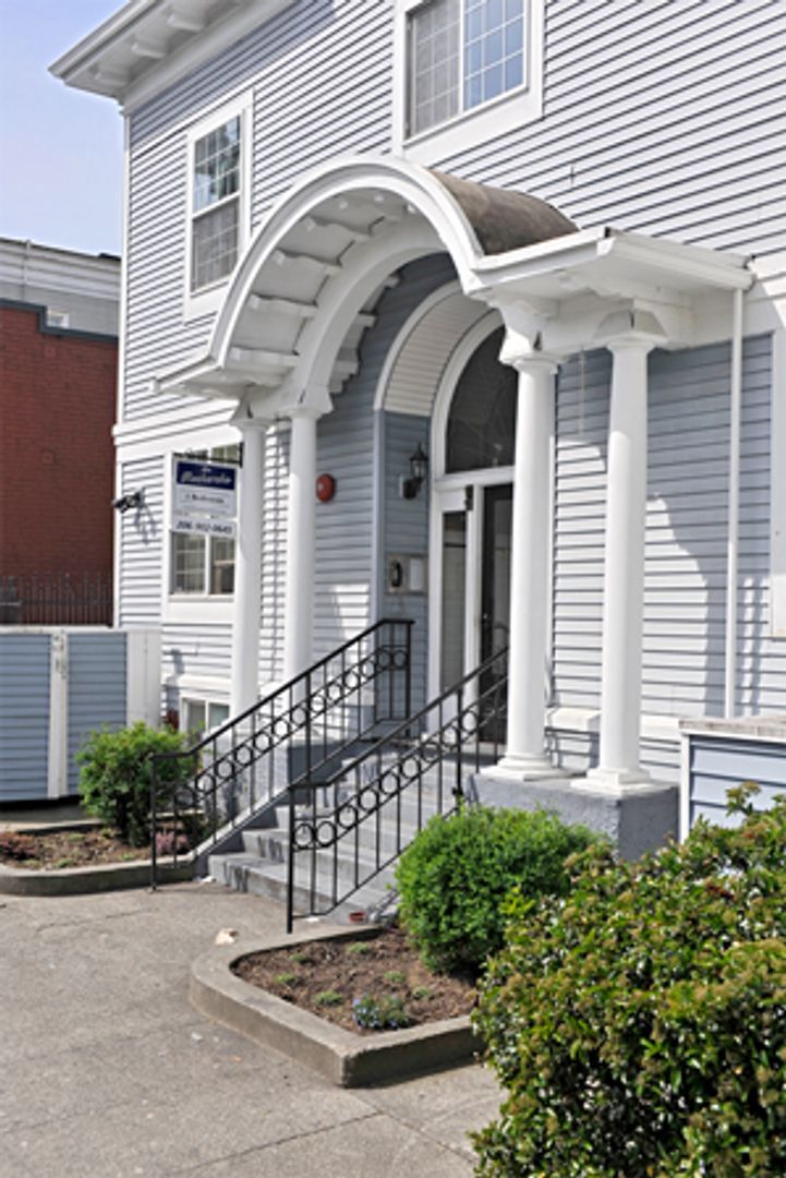 Seattle Apartment: 1529 Boylston Ave