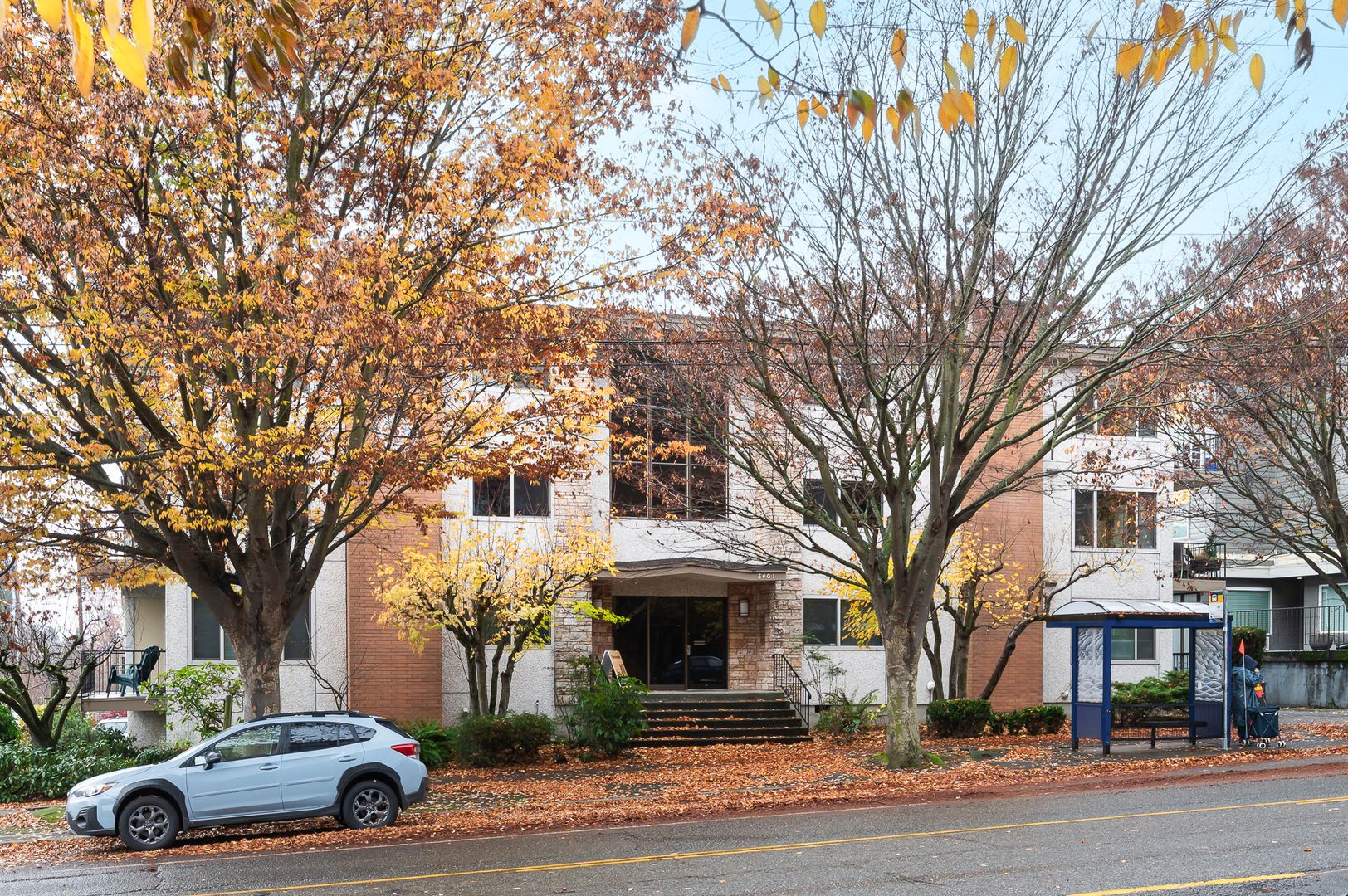 Seattle Apartment: 6401 24th Ave NW