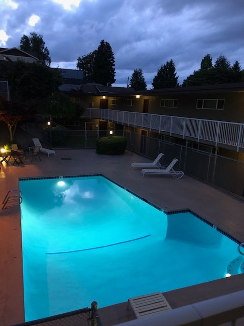 Seattle Apartment: 15 W Etruria