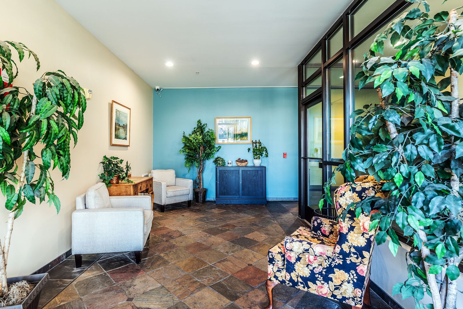 Oak View Apartments 2 of 12