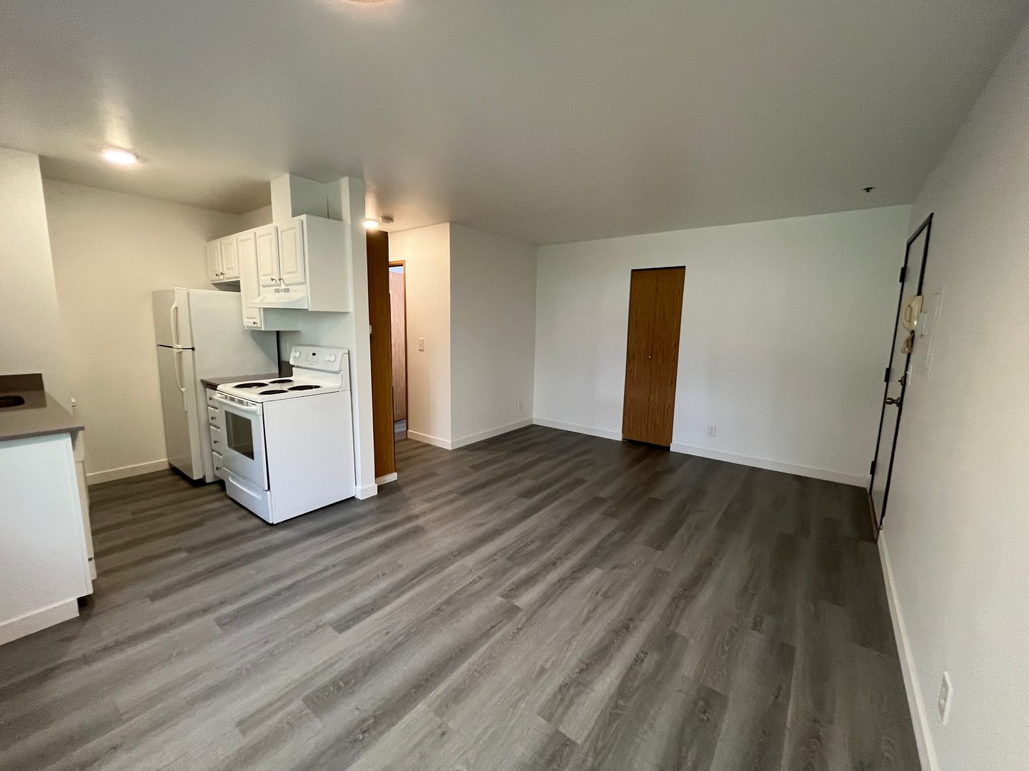 Seattle Apartment: 9227 INTERLAKE AVE N #4