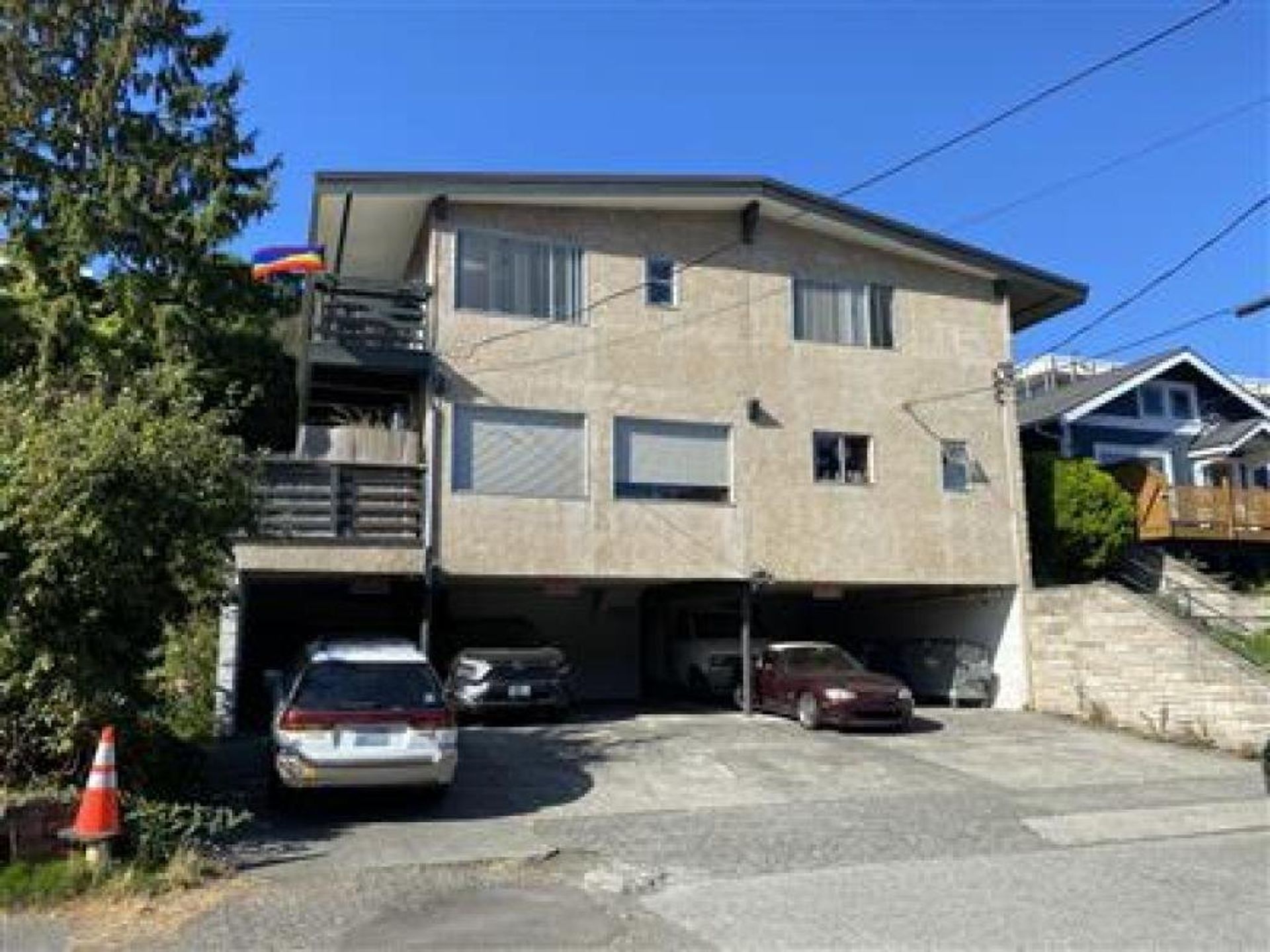 Seattle Apartment: 1905 8th Ave N