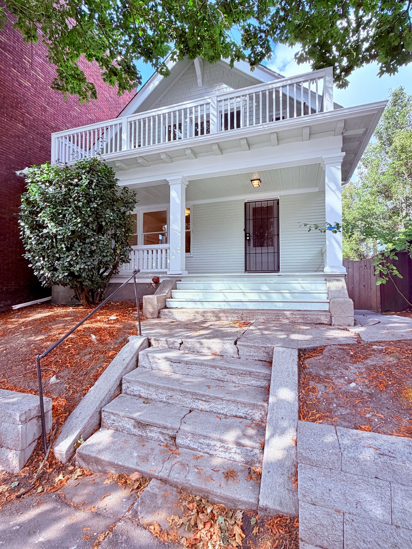 Seattle Apartment: 2031 Eastlake Ave E