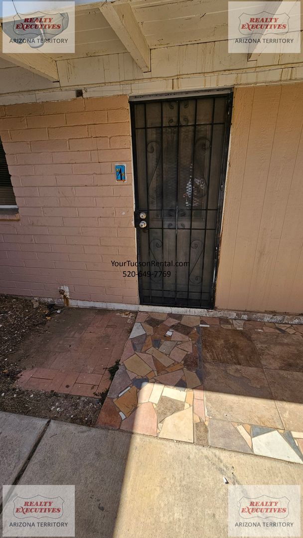 Tucson Apartment: 3127 E Greenlee Rd