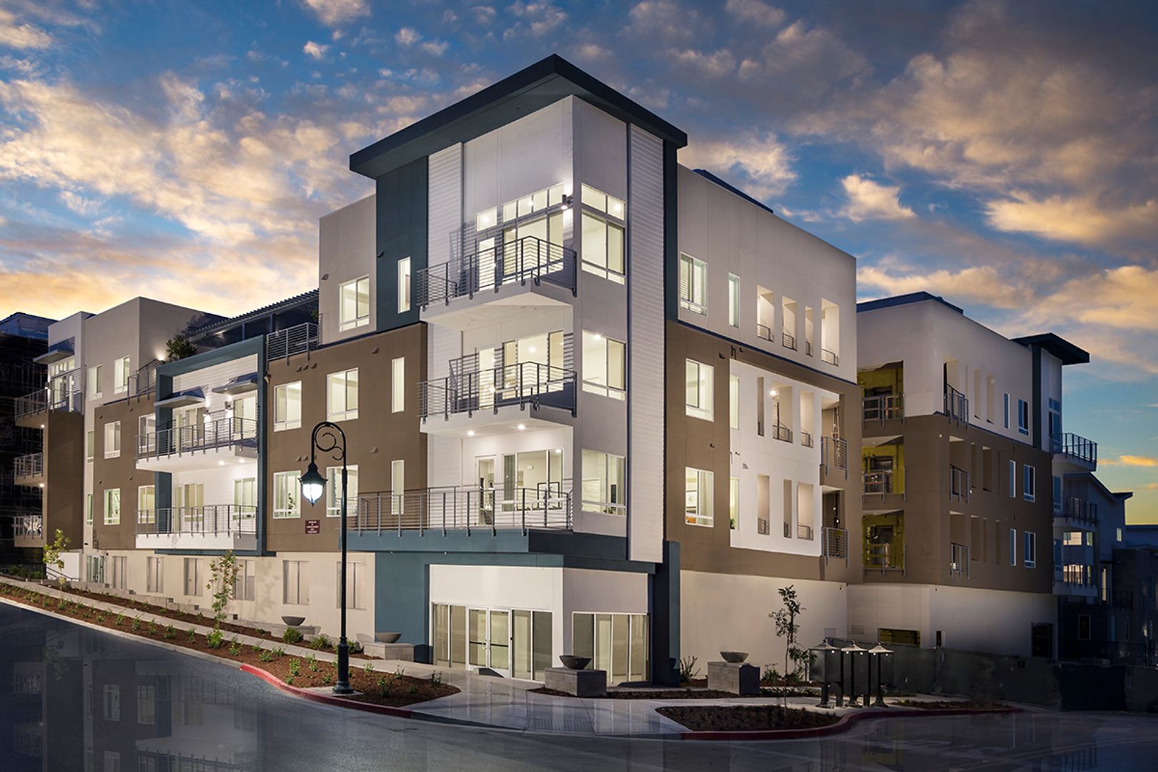 San Jose House: 314 Llano de los Robles Ave #8