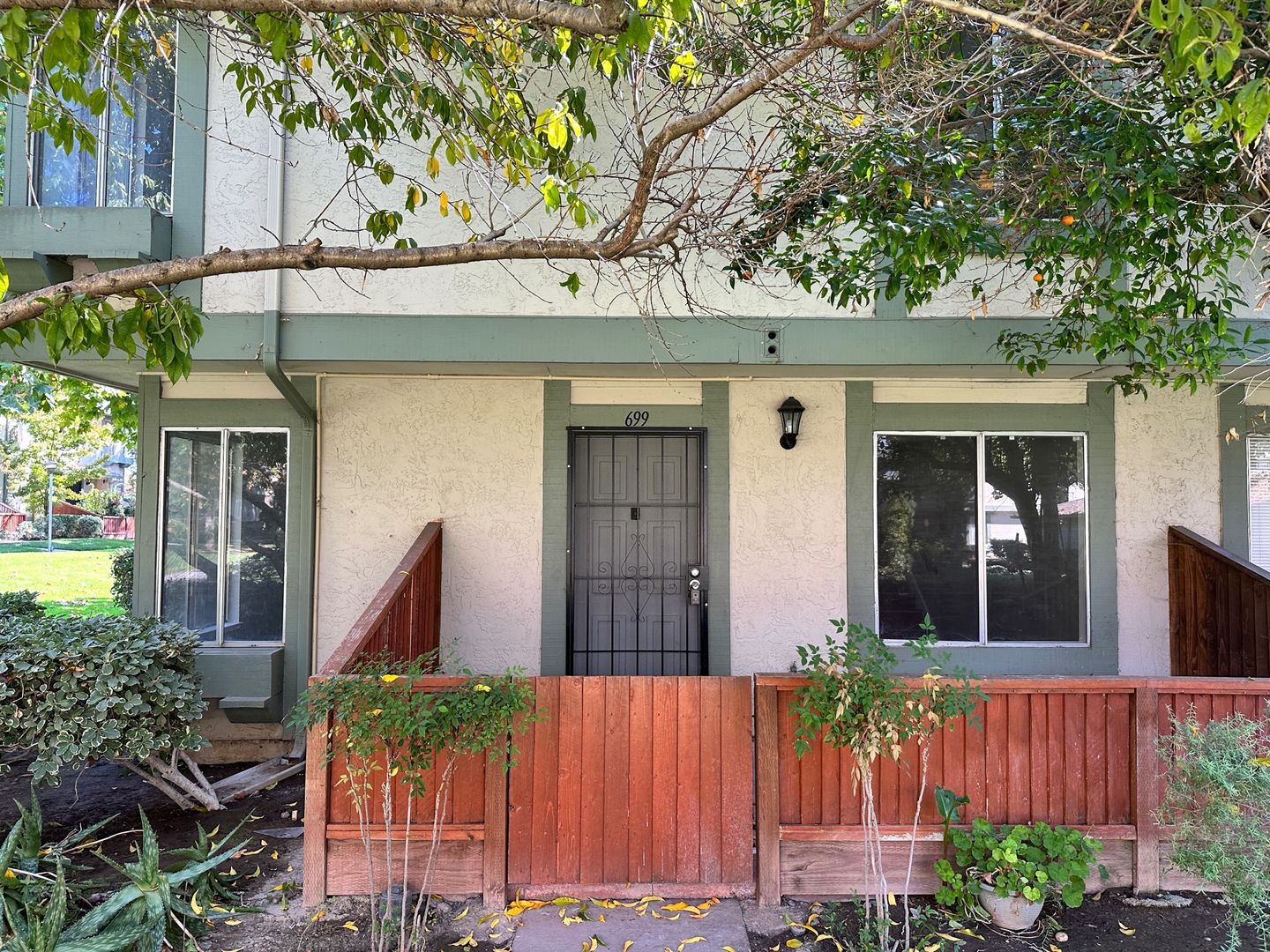 San Jose Townhome: 699 Balfour Dr
