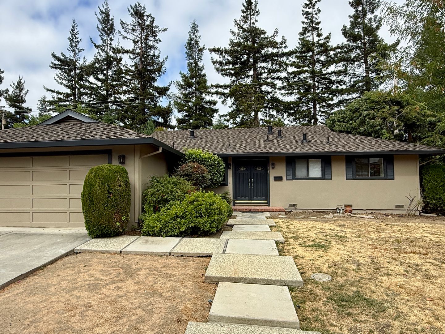 Santa Clara House: 390 Howard Dr
