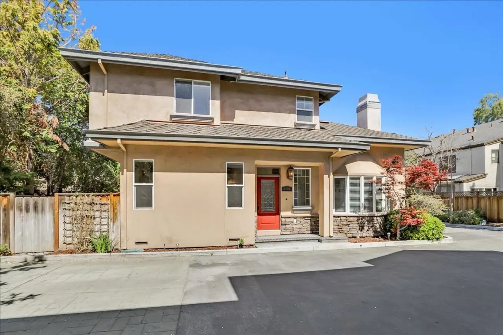 Campbell House: 124 Shelley Ave