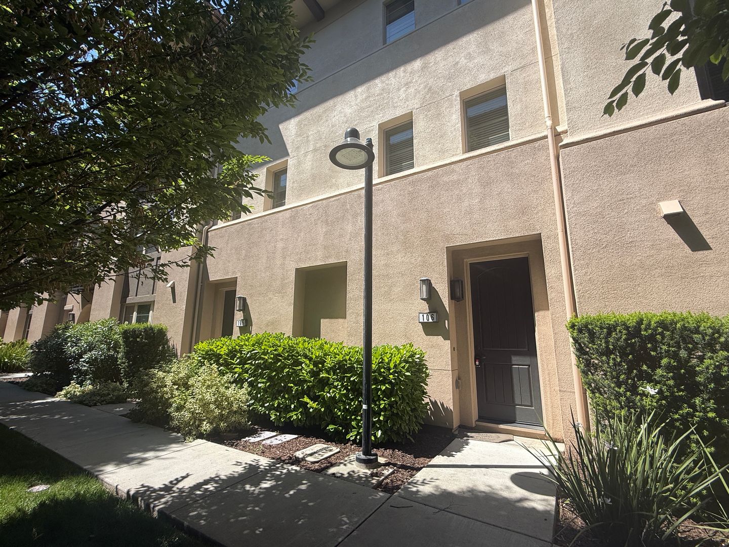 San Jose House: 1052 Bigleaf Pl #106