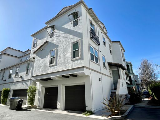 Beautiful Upscale and Modern 2 Bedroom 2 Bath Townhouse Style Condo in San Jose – photo 1