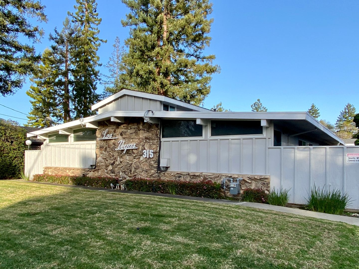 Mountain View Apartment: 315 Easy St - #8