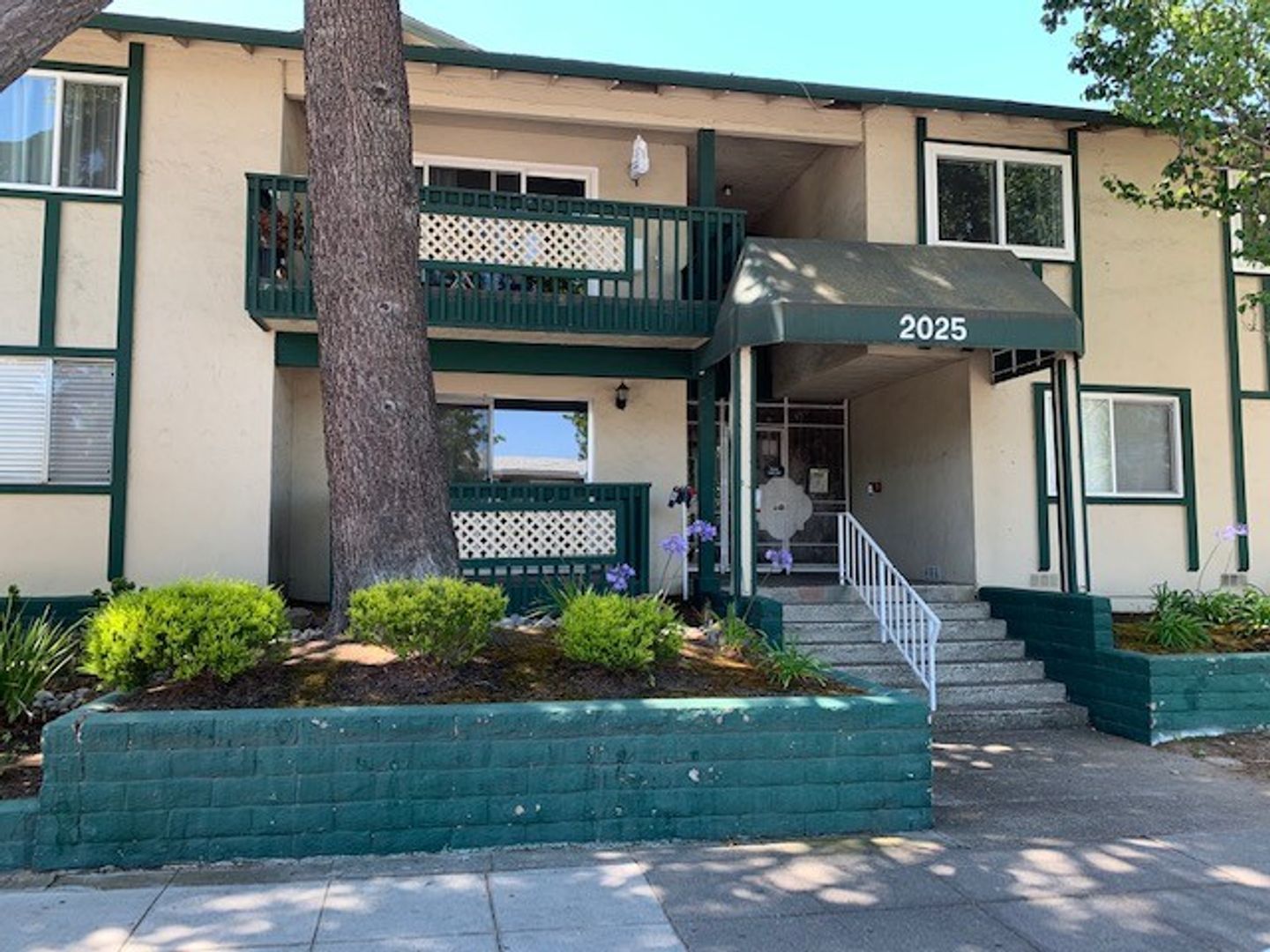 Mountain View Condo: 2025 California St #24
