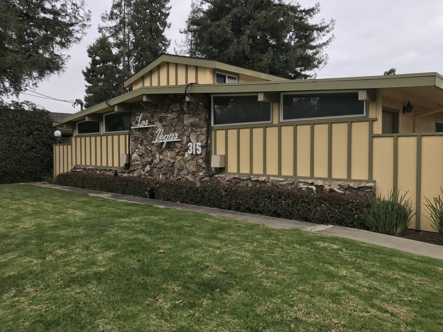 Mountain View Apartment: 315 Easy St - #10