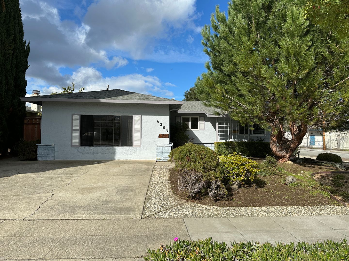 San Jose House: 6203 Goddess Ct