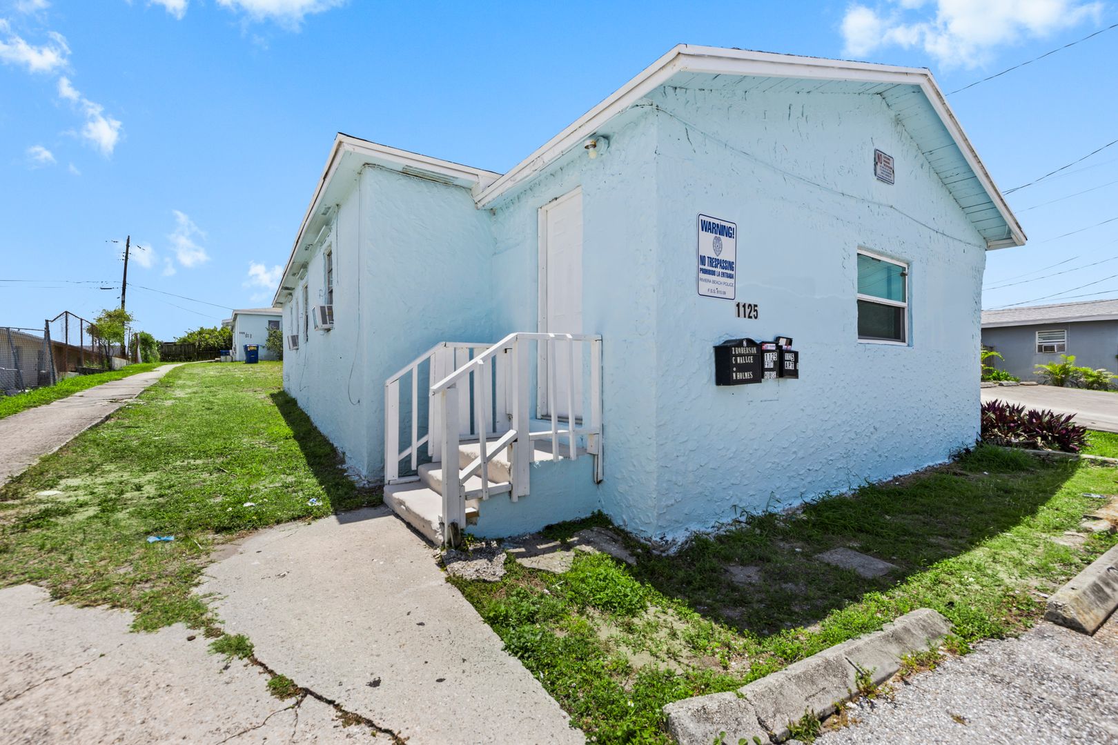 Riviera Beach Apartment: 1125 W 28th Street