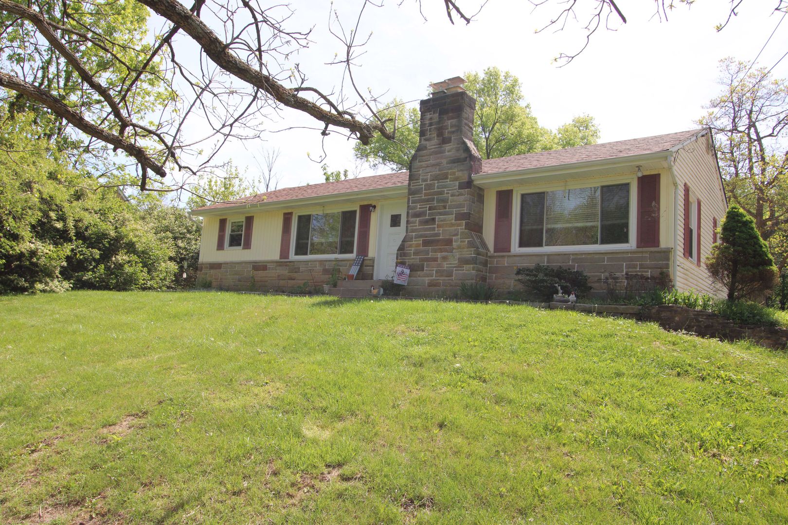 Loveland House: 859 Loveland Miamiville RD