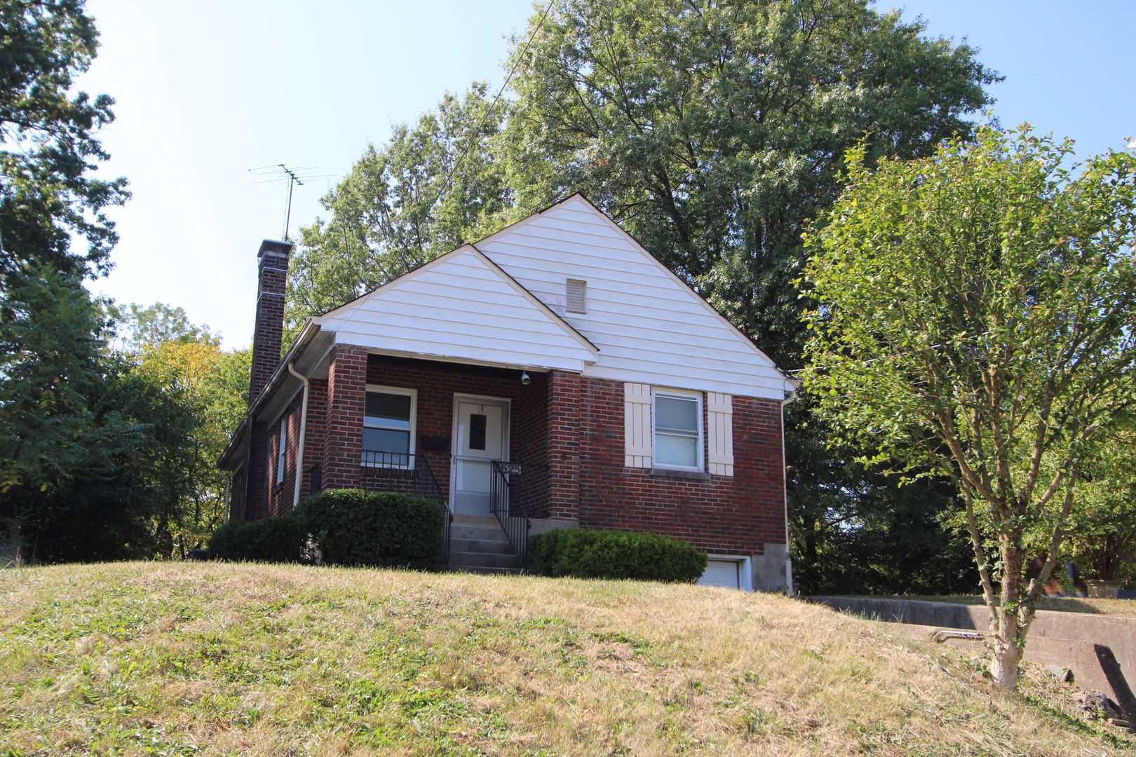 Cincinnati House: 3625 W Liberty Street