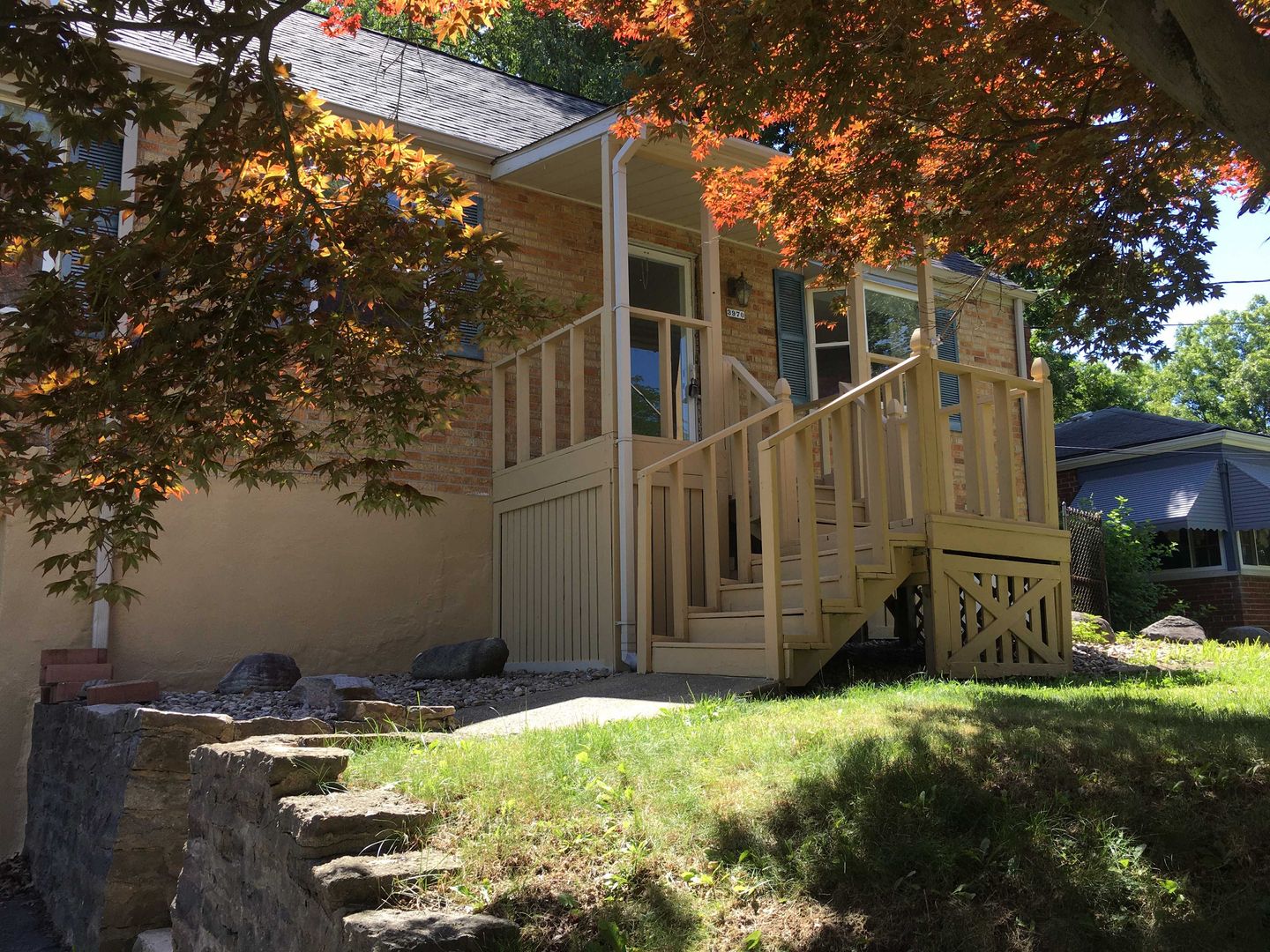 Cincinnati House: 3970 Roswell Ave