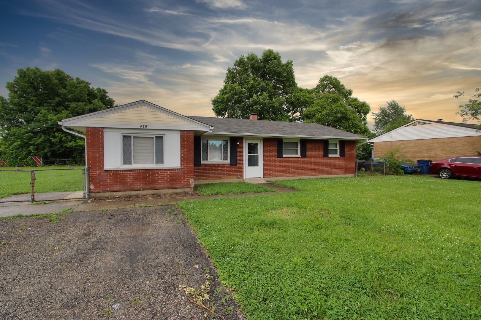 Dayton House: 918 Dennison Ave