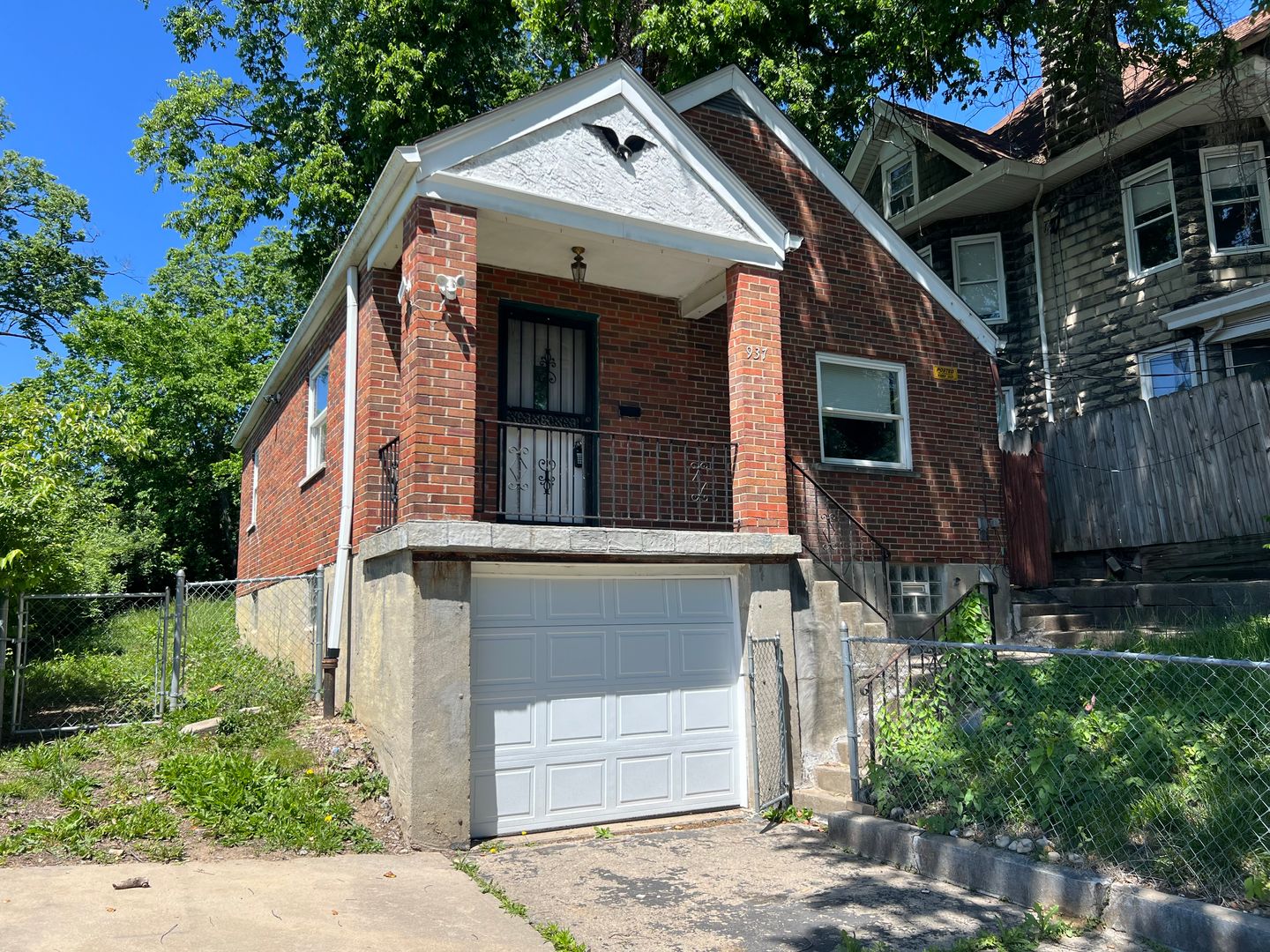 Cincinnati House: 937 Grand Avenue