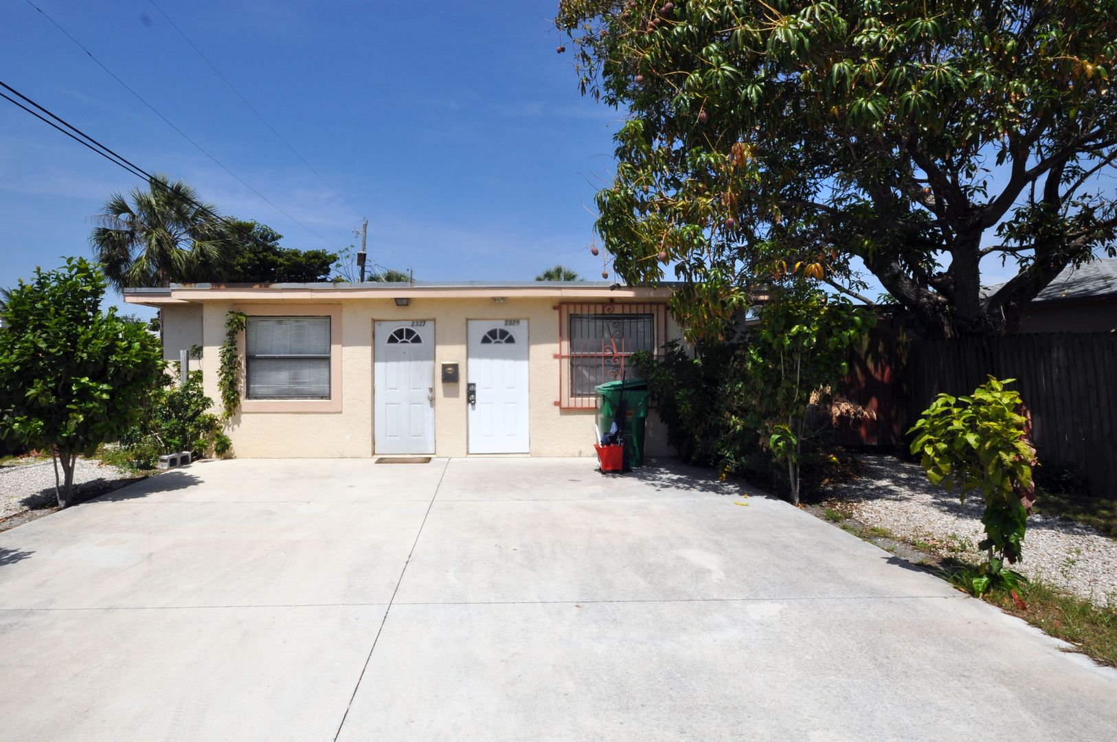 Riviera Beach Apartment: 2327 Avenue E