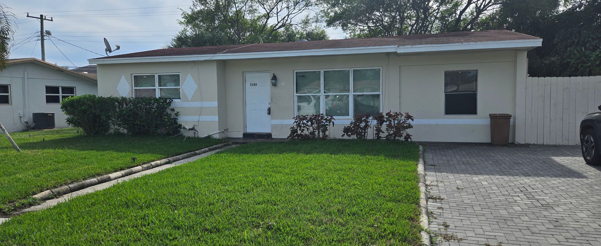 Riviera Beach House: 1143 W 23rd Street