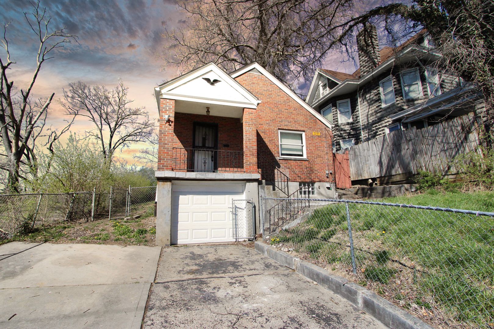 Cincinnati House: 937 Grand Avenue