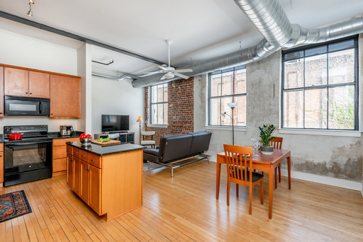 Urban Cityscape Views with Huge Windows and lots of light! – photo 1