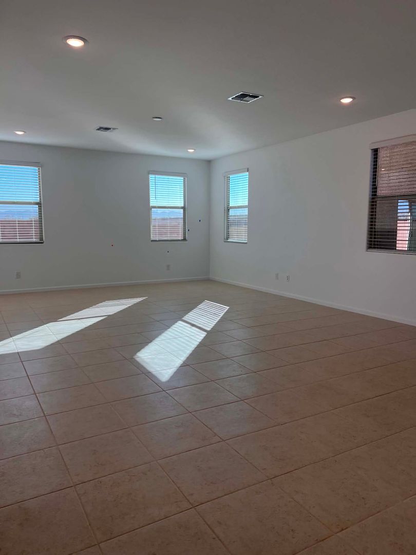 Dylan home rental 3 of 12