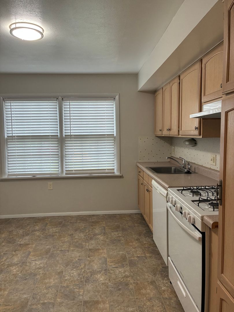 Laundry room at 604 Thunderbird