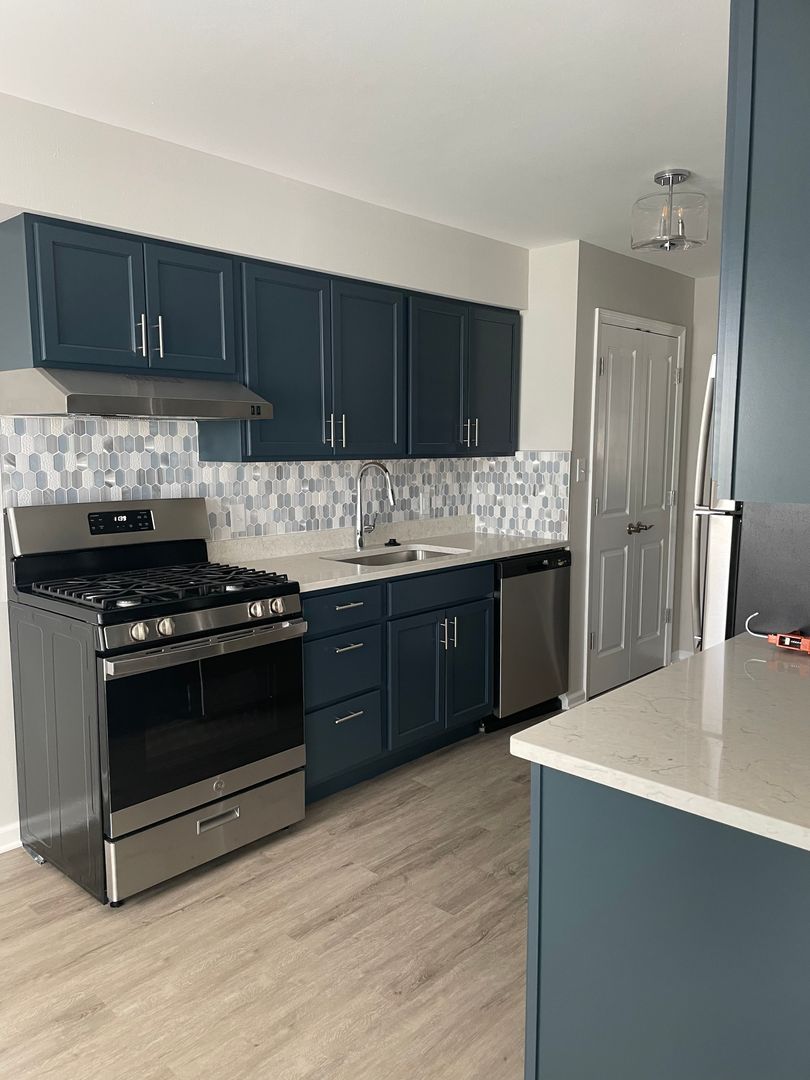 Chesterfield Apartment: Broadmoor/Oakland Hills