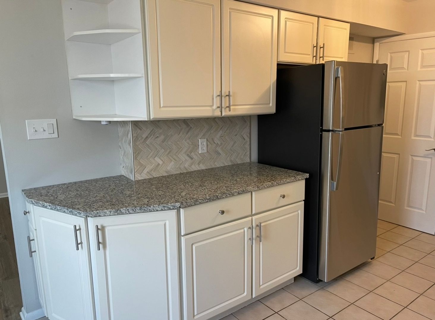 Chesterfield Apartment: Broadmoor/Oakland Hills