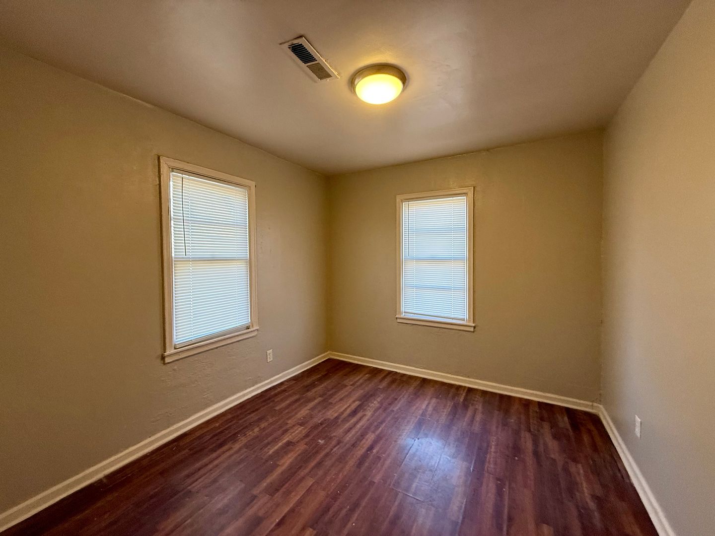 Wichita House: 1443 S Hydraulic Ave