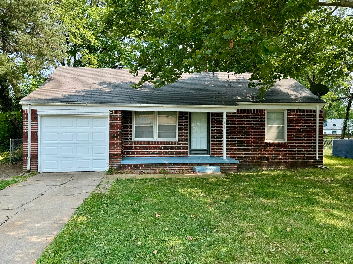 Wichita House: 620 S Drury Ln