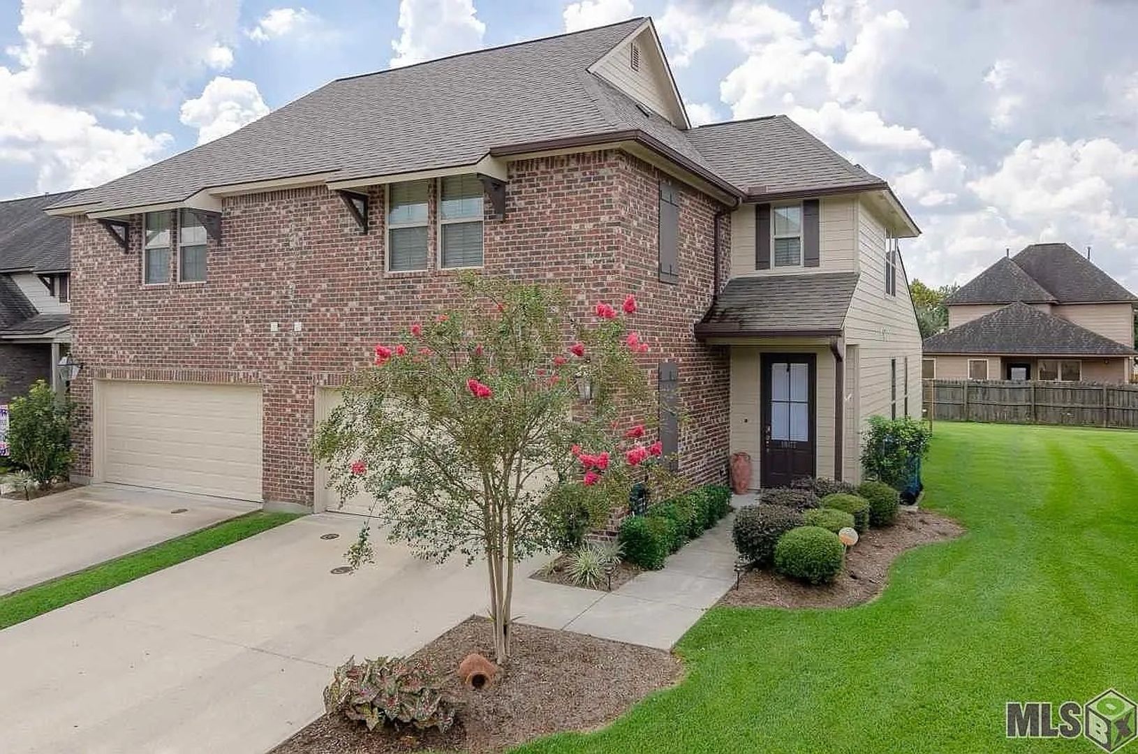 Prairieville House: 18177 Pinehurst Drive