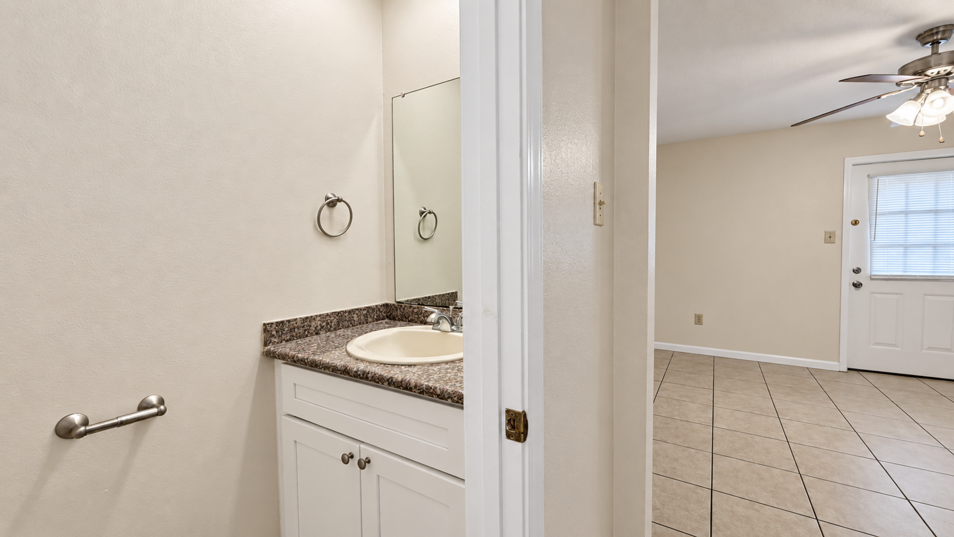 14743 Central Woods Ave Unit C - CONSIGNMENT 4 of 10