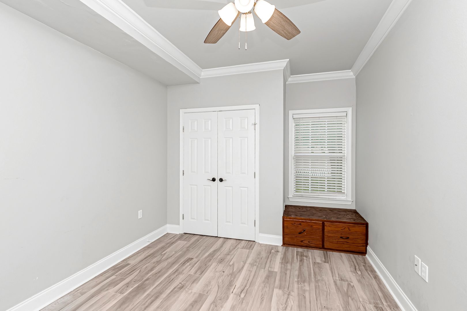 760 Avenue B 10 of 12