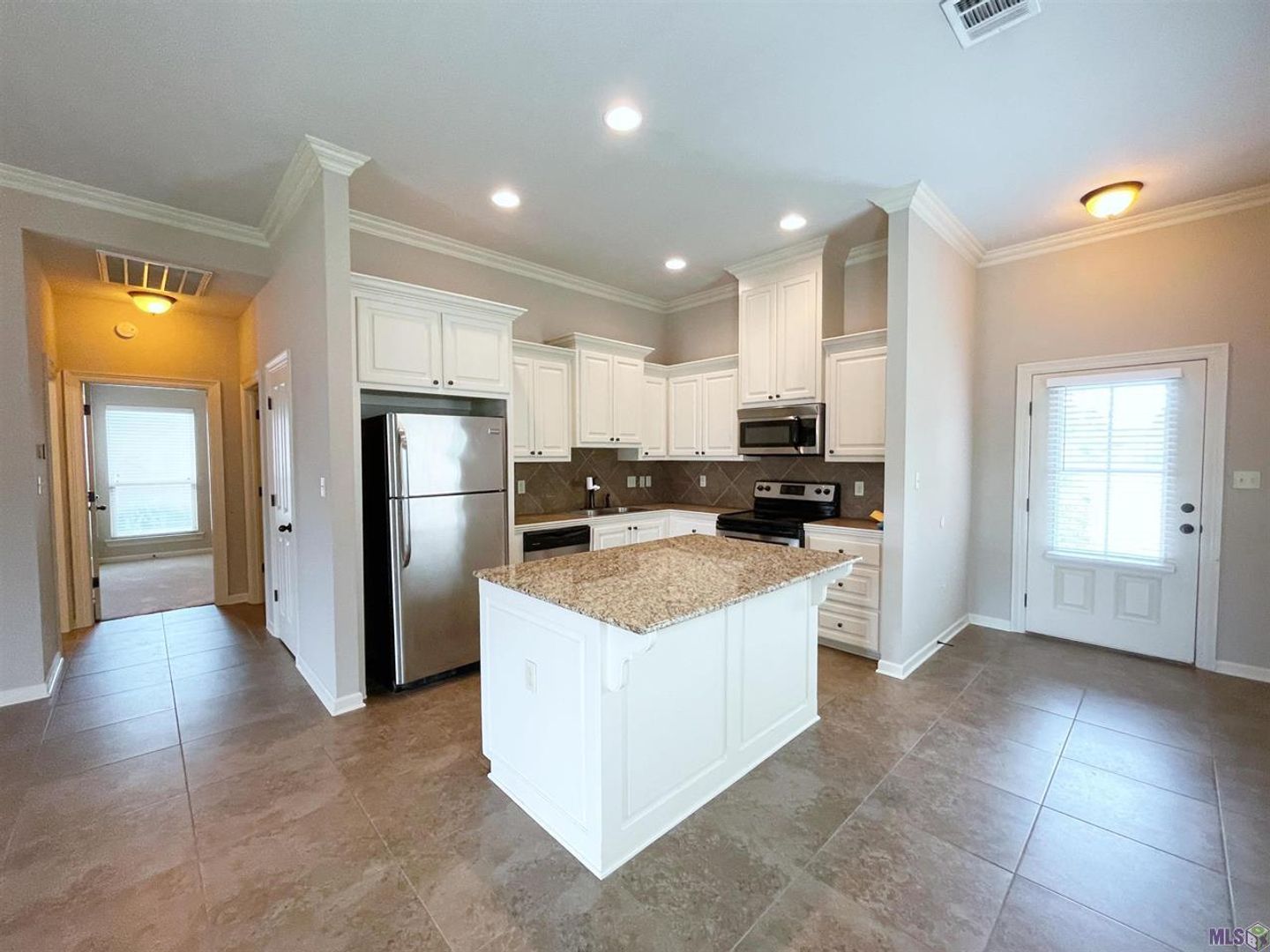 1695 El Tigre Drive 4 of 12