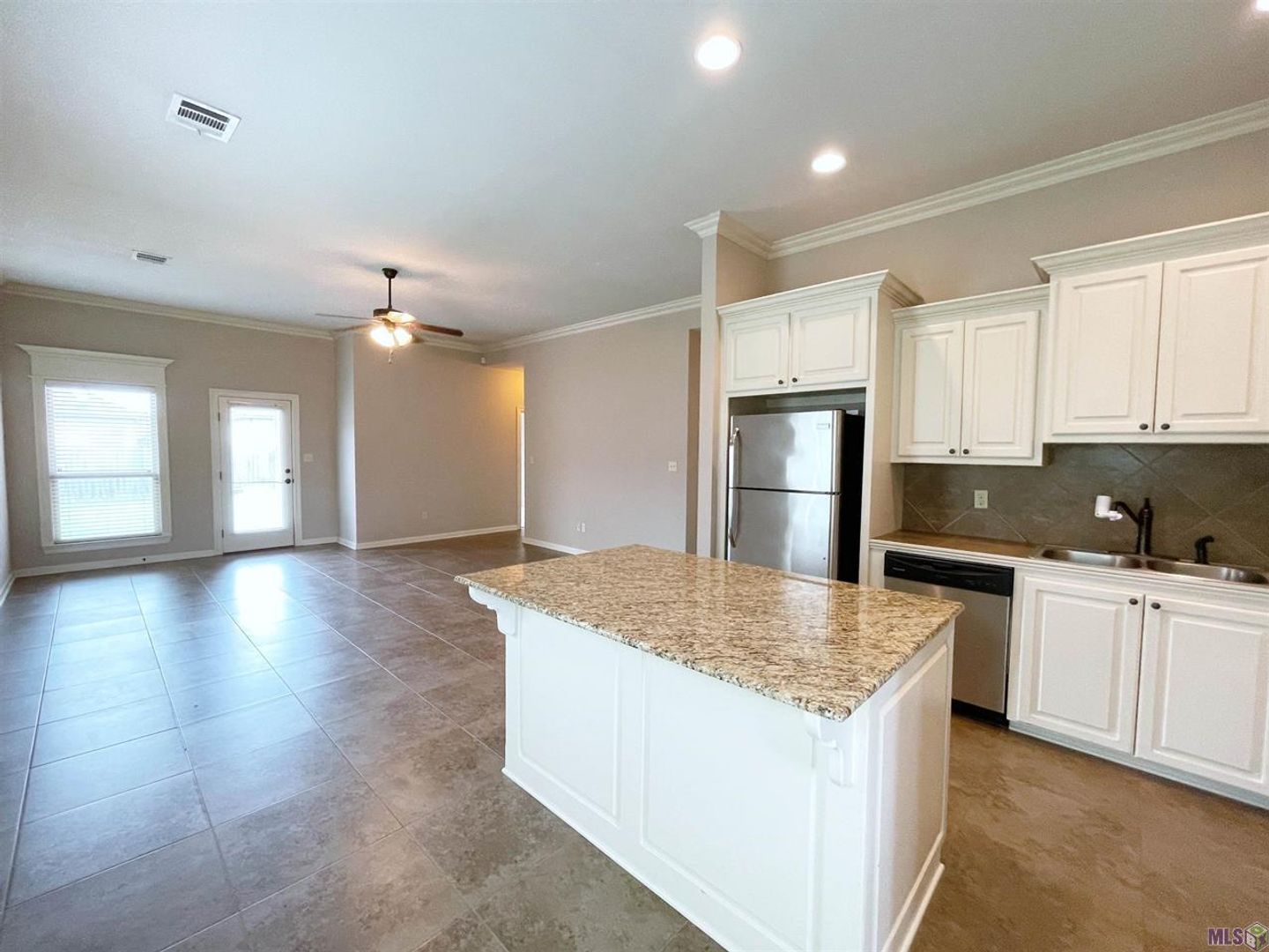 1695 El Tigre Drive 3 of 12