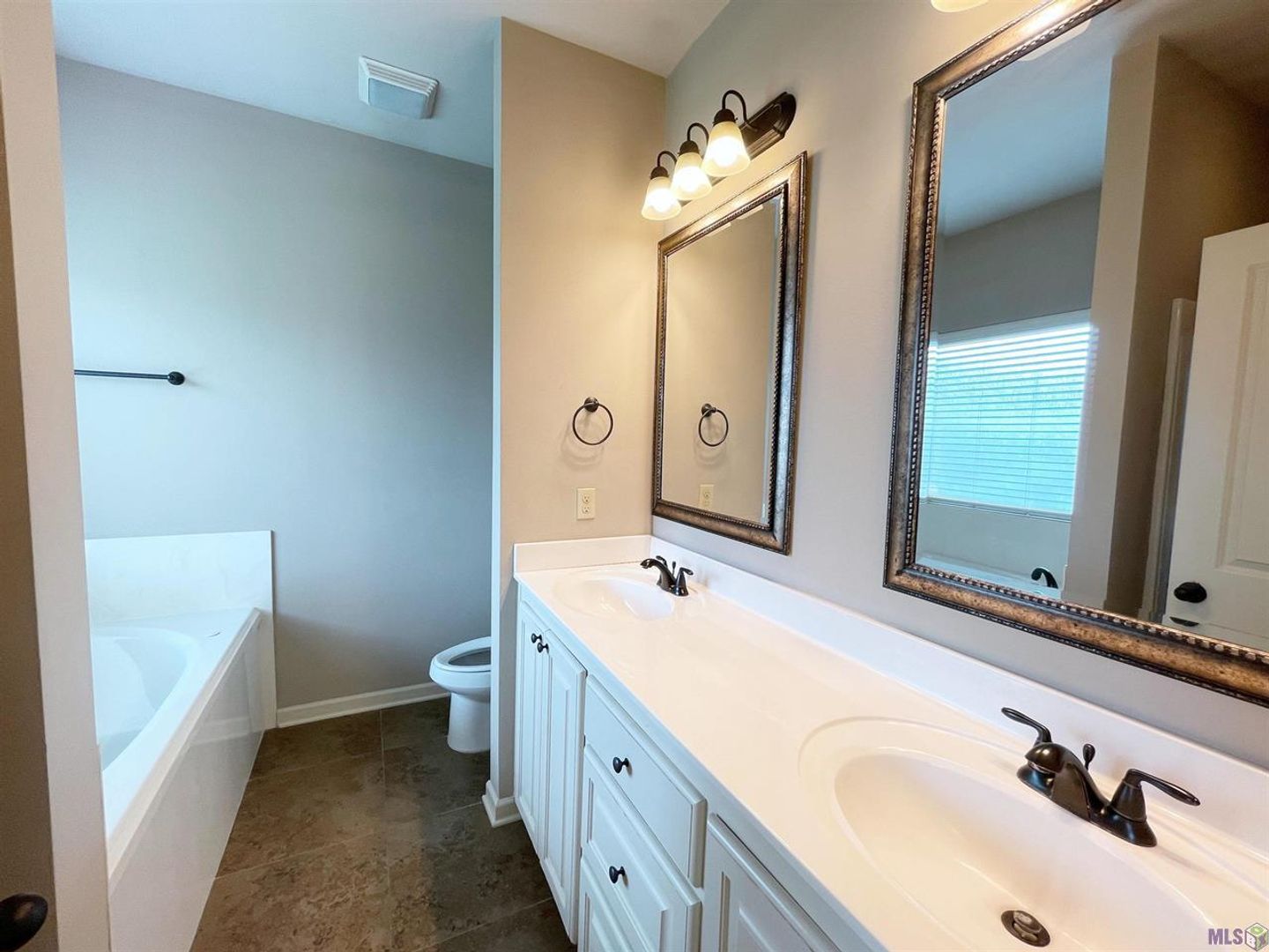 1695 El Tigre Drive 9 of 12