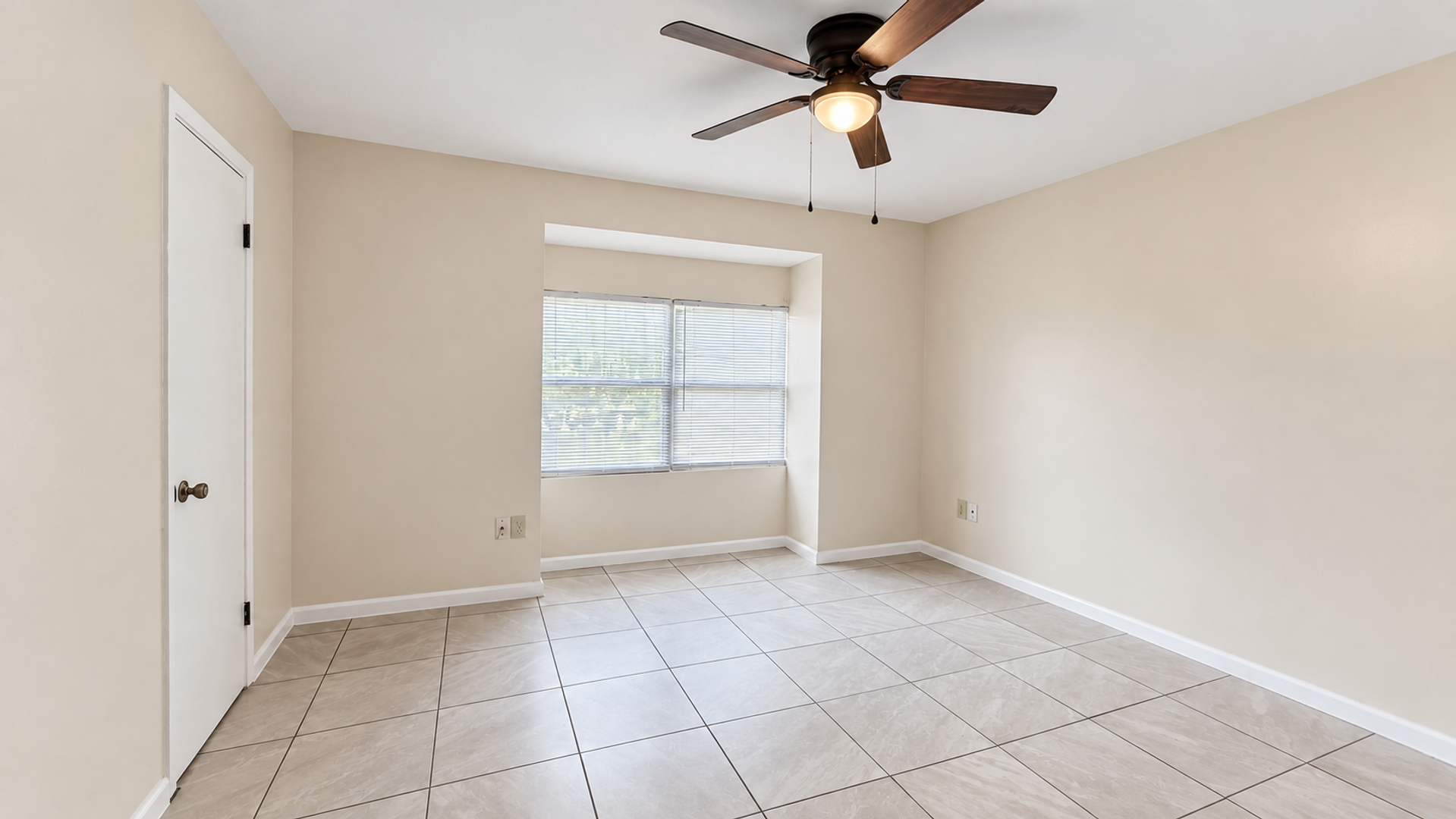 14743 Central Woods Ave Unit C - CONSIGNMENT 3 of 10